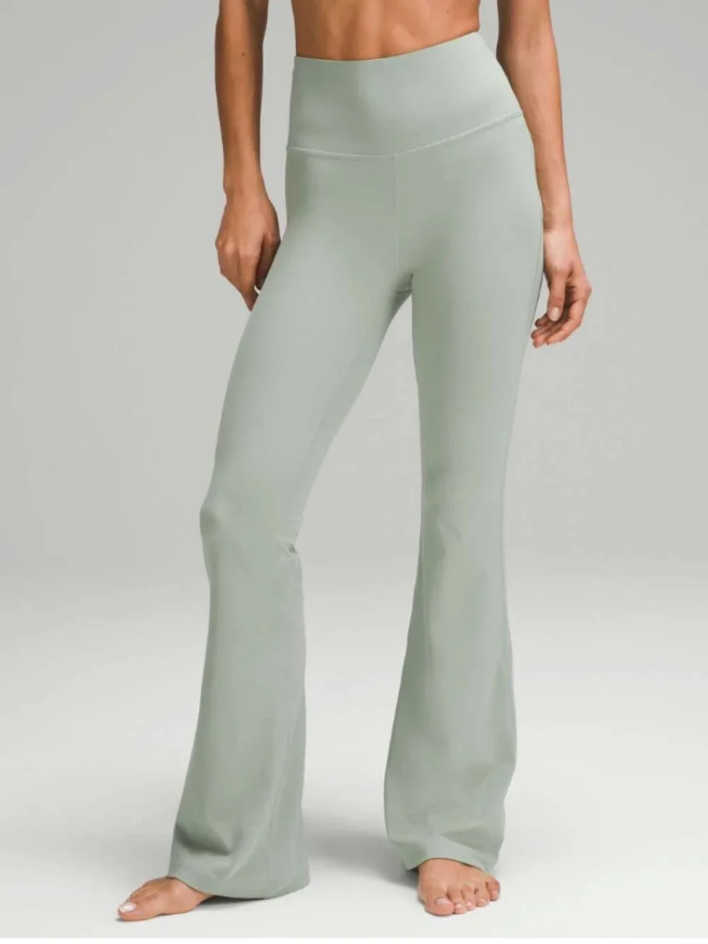 Lululemon Groove Super-High-Rise Flared Pant Nulu Green Palm Court size 6